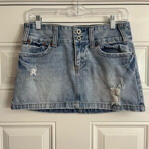 American Eagle Distressed Denim Y2K Mini Skirt Size 4
